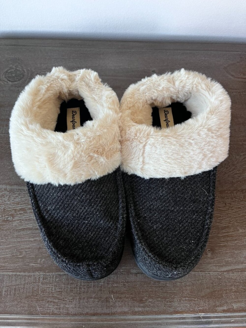 Dearfoams Women's Black Cozy Lined Slippers